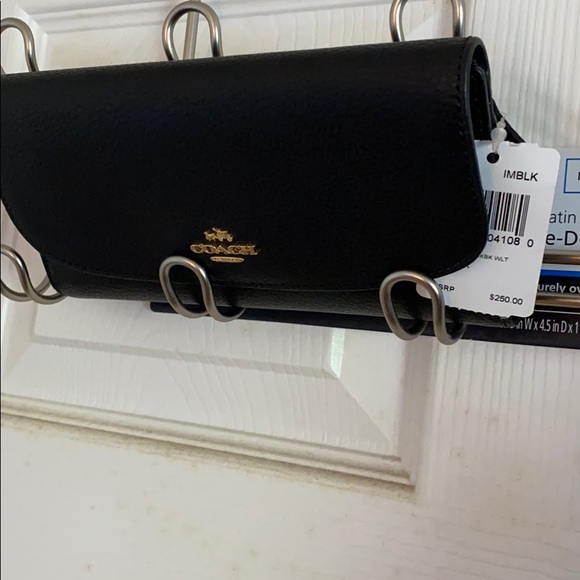 Backpack - Picture 2 of 5